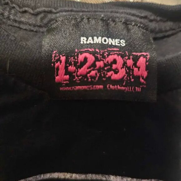 Ramones T-Shirt - Picture 4 of 5